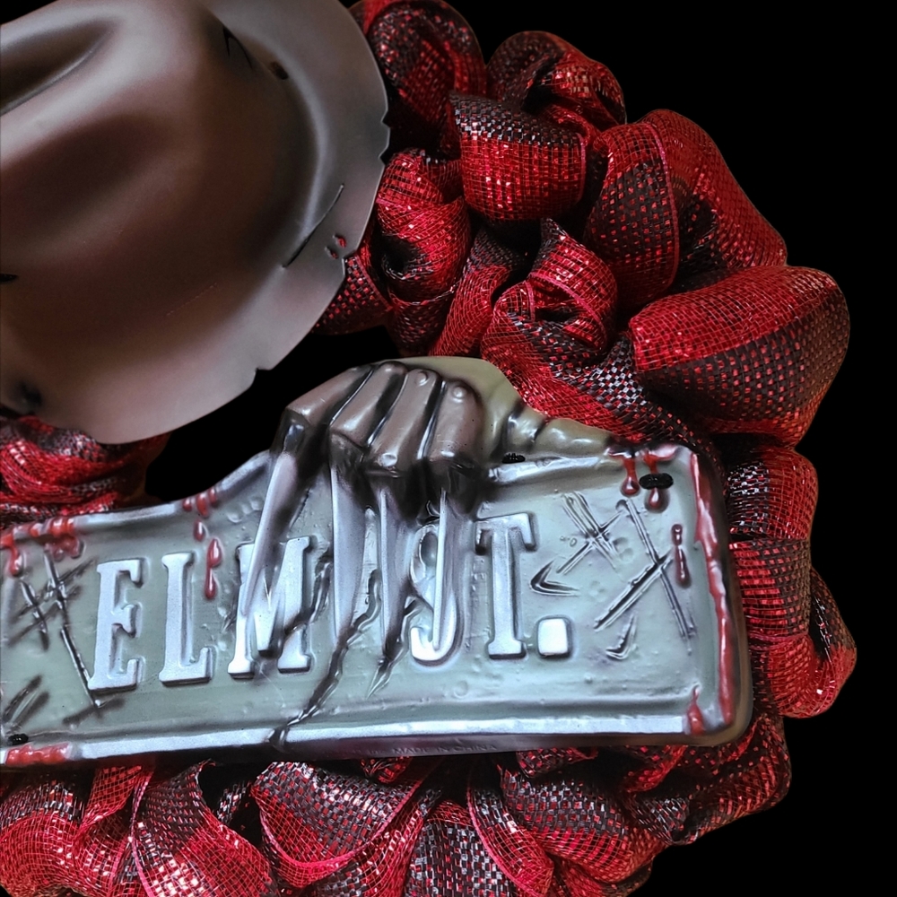 FREDDY KRUGER NIGHTMARE ON ELM ST HALLOWEEN WREATH - Picture 2 of 3